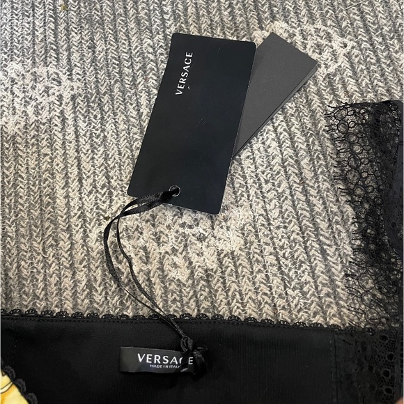 Versace Lace-Trimmed Printed Silk Twill Top - Picture 6 of 7